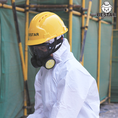 Tipo 5 e terno descartável protetor da combinação do filme 6 Microporous para o laboratório